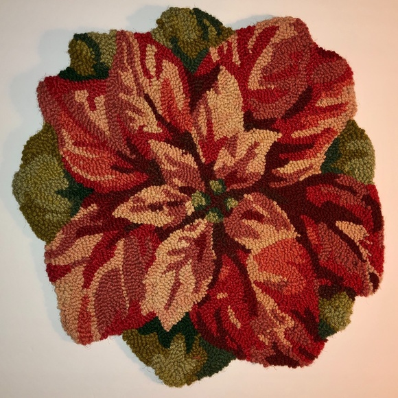 NWT Red Poinsettia 123 Creations C675-15rd 100% Wool Hand Hooked Chair Pad - Picture 2 of 11